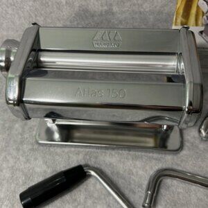 Brand New Marcato pasta machine! Never used